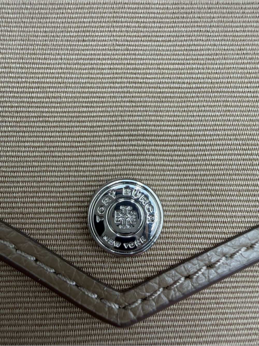 Tory Burch SMALL PERRY ZIP TOTE & Romy Medium Zip Around Wallet - Picture 8 of 15